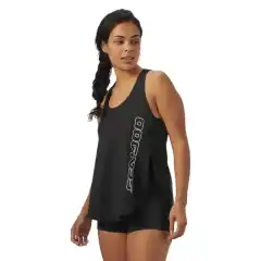 Sea-Doo Racerback Tanktop for dame er det ultimate tilskuddet til den aktive garderoben din.<br />
Den avslappede passformen og forlengede kanten gir en flatterende silhuett og maksimal komfort &ndash; perfekt for b&aring;de trening, fritid og hverdagsaktiviteter.<br />
En sporty favoritt du vil bruke igjen og igjen.