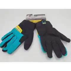 Hold hendene dekket og komfortable mens du deltar i dine favoritt vannaktiviteter med Sea-Doo Choppy Gloves.<br />
Ultra-stretchy nylonstoff lar deg bevege deg lett, mens de forh&aring;ndsformede finger- og stretch-neoprenmansjettene gir en akkurat passe passform.<br />
Polstret Clarino&dagger; Nash-materiale med 2 mm polstring gir en myk f&oslash;lelse og gummiert Pro-Grip ved h&aring;ndflaten hindrer hendene i &aring; skli.<br />
En h&aring;ndleddstrekker med silikontrykk fullf&oslash;rer disse essensielle vannelskende hanskene.