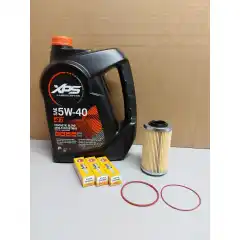 <p>Grunnvarene du b&oslash;r ha ved &aring;rlig service.</p>

<p>1 kanne olje 5W-40, helsyntetisk<br />
3 stk tennplugg DCPR8E<br />
Oljefilter<br />
O-ring tynn og tykk til oljefilter</p>

<p>I tillegg anbefaler vi &aring; ha f&oslash;lgende avhengig av sesong:<br />
619590733, Anti Corrosive spray (Sommersesong)<br />
619590094, Storage Oil (Vinterlagring)</p>

<p>Har du modell fra 2020 og nyere skal du bruke 1503-2SERVICE, dette har ny type filter for denne motoren.</p>
