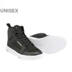 &bull; Sea-Doo-st&oslash;vler utviklet for aktiv og ytelsesrettet kj&oslash;ring.<br data-end="146" data-start="143" />
&bull; 50 % EVA, 40 % mesh, 10 % lycra.<br data-end="183" data-start="180" />
&bull; Antimikrobiell behandling.<br data-end="214" data-start="211" />
&bull; Lett EVA-melloms&aring;le.<br data-end="239" data-start="236" />
&bull; Beskyttende urethanbelegg rundt hele skoen.<br data-end="287" data-start="284" />
&bull; Overdel i mesh og perforert inners&aring;le for rask drenering av vann.<br data-end="357" data-start="354" />
&bull; Sklisikker og ikke-merkende ytters&aring;le.<br data-end="400" data-start="397" />
&bull; Disse amfibiske mellomh&oslash;ye st&oslash;vlene gir god beskyttelse og lar deg kj&oslash;re hardt uten begrensninger.