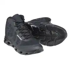 -50 % EVA, 40 % mesh, 10 % lycra.<br />
-Antimikrobiell behandling.<br />
-Lette EVA melloms&aring;ler.<br />
-All-round beskyttende uretanbelegg.<br />
-Overdel i mesh og perforerte innleggss&aring;ler for rask vannt&oslash;mning.<br />
-Sklisikker og ikke-merkende ytters&aring;le.<br />
-Disse mid-cut st&oslash;vlene lar deg kj&oslash;re hardt mens de beskytter anklene dine mot st&oslash;t mot skroget.