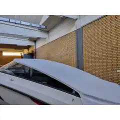 <p>Havnekalesje &ndash; Norsk h&aring;ndverk av h&oslash;yeste kvalitet</p>

<p>V&aring;r havnekalesje er utviklet og produsert i Norge, med fokus p&aring; solid konstruksjon, perfekt passform og lang levetid.<br />
Kalesjene lages av f&oslash;rsteklasses tysk metervare, kjent for sin overlegne slitestyrke, fargebestandighet og motstand mot vann og UV-str&aring;ling.</p>

<p>Hver kalesje er designet med omhu for norske forhold &ndash; robust nok til &aring; t&aring;le vind og regn, men samtidig lett &aring; h&aring;ndtere og montere.<br />
Detaljene vitner om ekte norsk h&aring;ndverk, med presis s&oslash;m, forsterkede skj&oslash;ter og materialvalg som t&aring;ler b&aring;de tid og bruk.</p>

<p>Enten du vil beskytte b&aring;ten din mot v&aelig;r og vind gjennom sesongen, eller gi den et helhetlig, ryddig uttrykk i havn, er dette et produkt som kombinerer norsk produksjon, europeisk kvalitet og lang erfaring innen maritimt design.</p>
