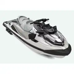 <p><strong>H&oslash;ydepunkter</strong></p>

<ul>
	<li><strong>Motor:</strong> Rotax&reg; 1630 ACE&trade; &ndash; 325 HK, superladet med ekstern intercooler for eksplosiv akselerasjon.</li>
	<li><strong>Tech Package:</strong>
	<ul>
		<li>10,25&Prime; ber&oslash;ringsskjerm med BRP Connect og BRP GO! navigasjon</li>
		<li>Bluetooth&reg;-tilkobling</li>
		<li>100W BRP Audio Premium lydsystem</li>
	</ul>
	</li>
	<li><strong>Ergolock&trade;-system:</strong> Racing-inspirert sete og ergonomi for optimal kontroll.</li>
	<li><strong>ST3-skrog:</strong> Benchmark for stabilitet og offshore-h&aring;ndtering.</li>
	<li><strong>Hydraulisk styredemper:</strong> Justerbar i 3 posisjoner for presis styring.</li>
	<li><strong>iBR&reg; &ndash; Intelligent Brake &amp; Reverse:</strong> Gir trygg bremsing og enkel man&oslash;vrering.</li>
	<li><strong>X-PERFORMANCE-funksjoner:</strong> Utvidet VTS&trade;, Launch Control, X-sponsons og polert impeller for maksimal kontroll og akselerasjon.</li>
</ul>

<p><strong>Spesifikasjoner</strong></p>

<ul>
	<li><strong>Lengde:</strong> 345 cm</li>
	<li><strong>Bredde:</strong> 125 cm</li>
	<li><strong>H&oslash;yde:</strong> 115 cm</li>
	<li><strong>T&oslash;rrvekt:</strong> ca. 382 kg</li>
	<li><strong>Drivstoffkapasitet:</strong> 70 L</li>
	<li><strong>Oppbevaring:</strong> Totalt 98,9 L (96 L front + 2,9 L hanskerom)</li>
	<li><strong>Setekapasitet:</strong> 3 personer</li>
	<li><strong>Farger:</strong> Ice Metal / Manta Green eller Gulfstream Blue Premium</li>
	<li><strong>Skrogmateriale:</strong> Glassfiber</li>
	<li><strong>Display:</strong> 10,25&Prime; ber&oslash;ringsskjerm med BRP Connect</li>
	<li><strong>Funksjoner:</strong> Sport, ECO&reg;, Launch Control, Speed Regulator, Slow Mode <a href="https://sea-doo.brp.com/us/en/models/personal-watercrafts/performance/rxt-x.html">[sea-doo.brp.com]</a>, <a href="https://www.deesmarine.com/Showroom/Compare-Products/6250df7c-c95d-4f91-8370-b339009db203">[deesmarine.com]</a>, <a href="https://norwegianmachinery.no/sea-doo/226/sea-doo-2026-rxt-x-325">[norwegianm&hellip;chinery.no]</a>, <a href="https://www.tousleymotorsports.com/Watercraft-Sea-Doo-RXT-X-325-Tech-Package-2026-White-Bear-Lake-MN-6250df7c-c95d-4f91-8370-b339009db203">[tousleymot&hellip;sports.com]</a>, <a href="https://sea-doo.brp.com/no/no/modeller/vannscooters/ytelse/rxt-x.html">[sea-doo.brp.com]</a>, <a href="https://watercraftzone.com.au/sea-doo-rxt-x-325-review-speed-tests-prices-specifications/">[watercraft&hellip;one.com.au]</a></li>
</ul>

<p><strong>Hvorfor velge RXT-X 325 med Tech Package?</strong>Dette er vannscooteren for deg som vil ha det beste innen ytelse og teknologi. Med 325 HK, avansert display, premium lyd og stabilitet i verdensklasse, er RXT-X 325 perfekt for fart, lange turer og adrenalinfylte opplevelser p&aring; &aring;pent vann.</p>
